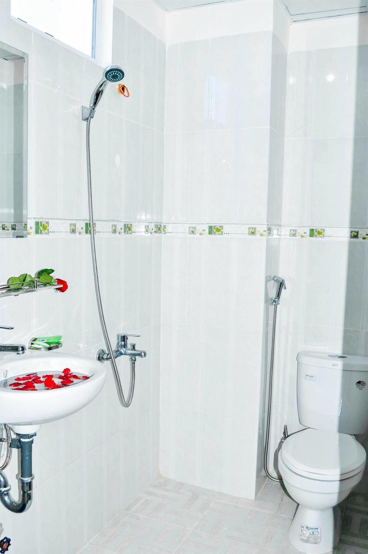 Thien Thanh Hotel - E Dragon Нячанг Экстерьер фото